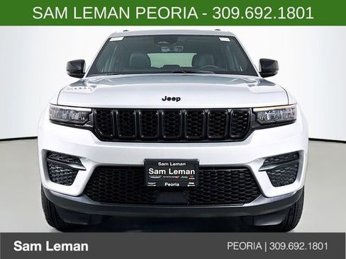 New 2025 Jeep Grand Cherokee Altitude image 2