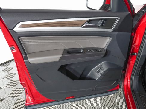 Used 2022 Volkswagen Atlas SEL image 15