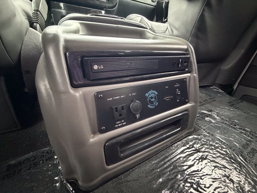 Used 2022 Chevrolet Express 2500 Extended w/ Enhanced Convenience Package RWD image 24