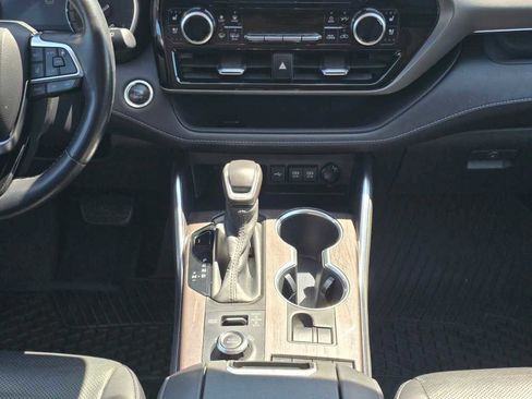 Used 2020 Toyota Highlander Limited AWD/4WD image 13