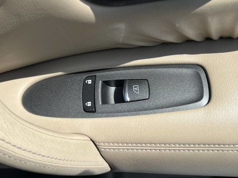 Used 2017 Nissan Armada SL image 17