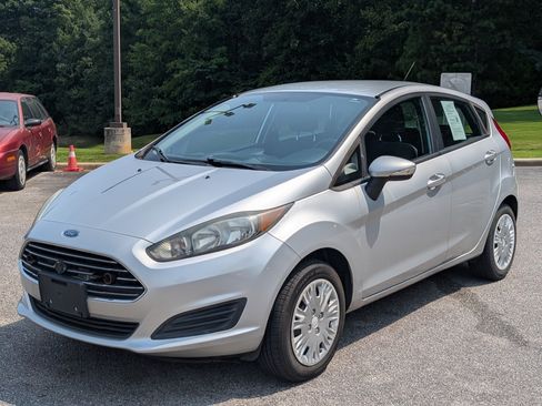 Used 2016 Ford Fiesta SE FWD image 5