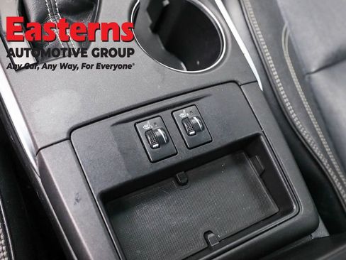 Used 2016 Toyota Camry XLE image 21