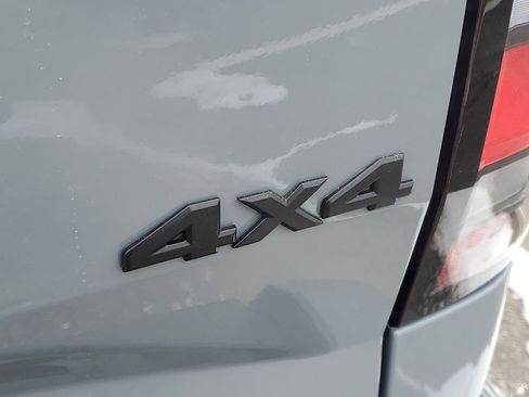 New 2026 Nissan Frontier SV image 6