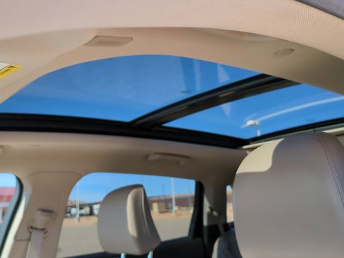 Used 2023 Lincoln Nautilus Reserve image 15