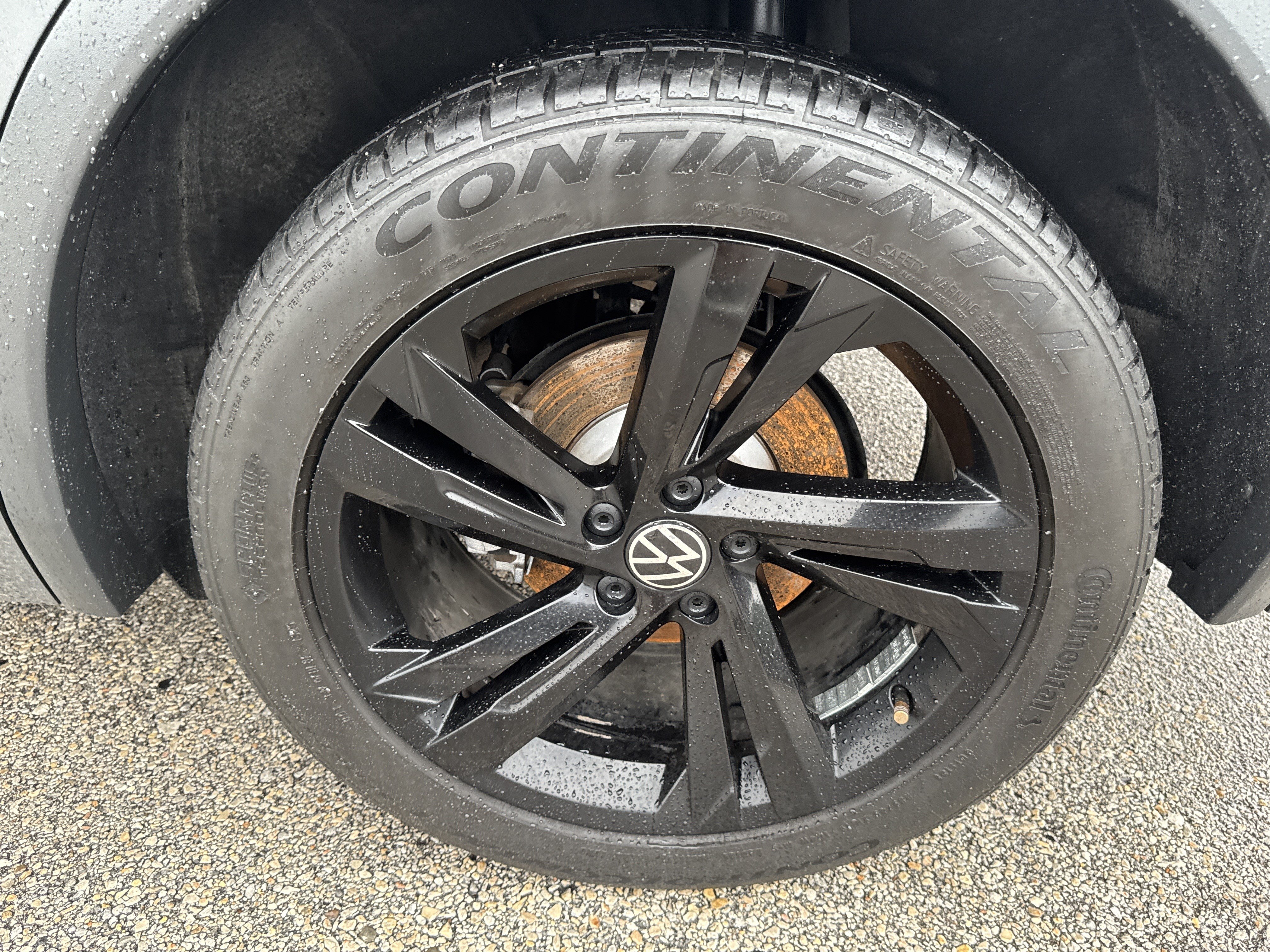 Used 2023 Volkswagen Tiguan SE R-Line FWD image 9