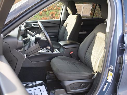 Used 2021 Ford Explorer XLT image 9