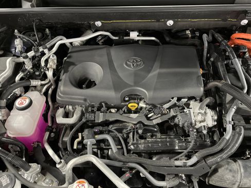 Used 2022 Toyota RAV4 XSE image 17