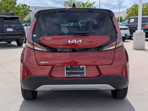 Certified 2023 Kia Soul LX FWD image 4