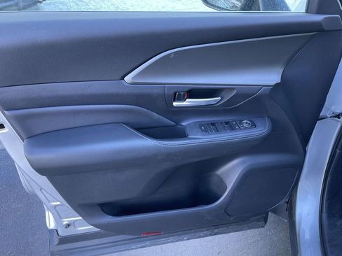 Used 2025 Toyota Grand Highlander XLE image 28