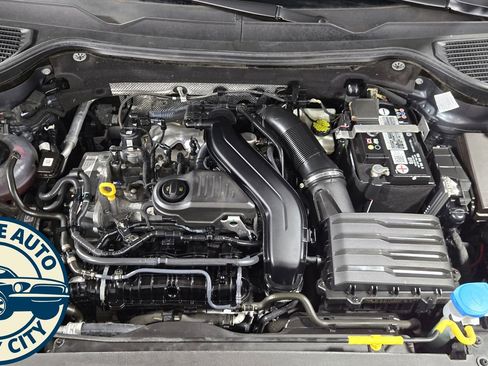 Used 2022 Volkswagen Taos SE FWD image 37