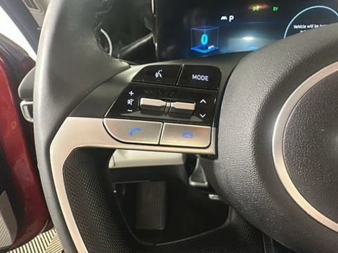 Certified 2023 Hyundai Elantra Limited FWD image 17
