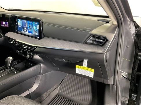 New 2026 Nissan Kicks SV w/ Cold Weather Package FWD image 17