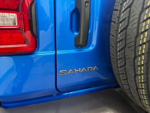 Certified 2025 Jeep Wrangler Sahara image 49
