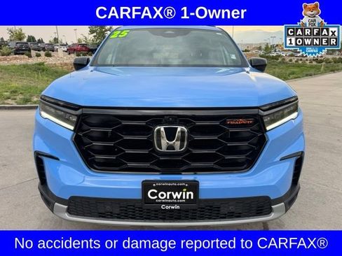 Used 2025 Honda Pilot TrailSport image 2