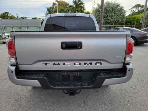 Used 2017 Toyota Tacoma Limited image 6