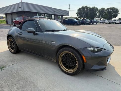 Used 2018 MAZDA MX-5 Miata Grand Touring RWD image 4