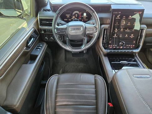 Used 2025 GMC Yukon Denali Ultimate AWD/4WD image 16
