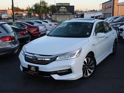 Used 2017 Honda Accord Touring image 44