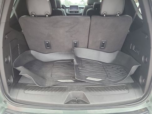 Used 2023 GMC Yukon SLT image 41