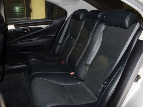 Used 2013 Lexus LS 460 AWD w/ Comfort Pkg image 41