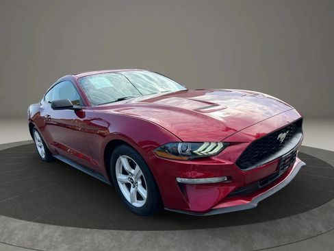 Used 2018 Ford Mustang Coupe RWD image 3