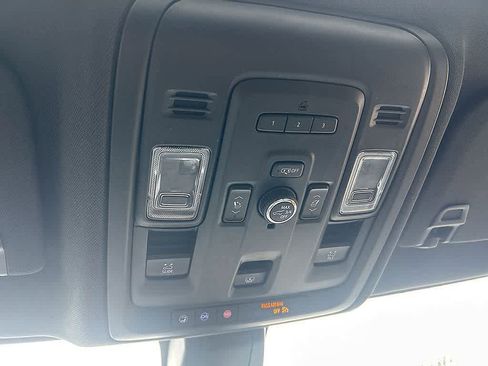 Used 2021 Chevrolet Tahoe High Country w/ Premium Package image 21