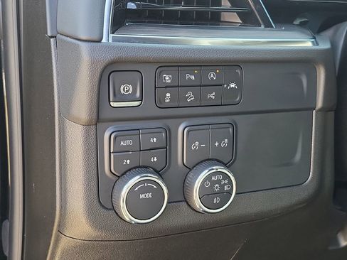 Certified 2025 Chevrolet Tahoe Z71 AWD/4WD image 17