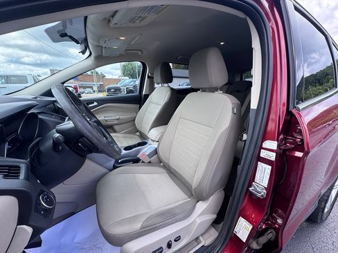 Used 2015 Ford Escape SE w/ Equipment Group 201A AWD/4WD image 11
