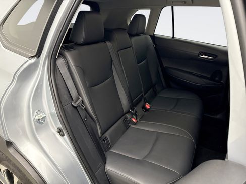 Used 2023 Toyota Corolla Cross XLE image 17