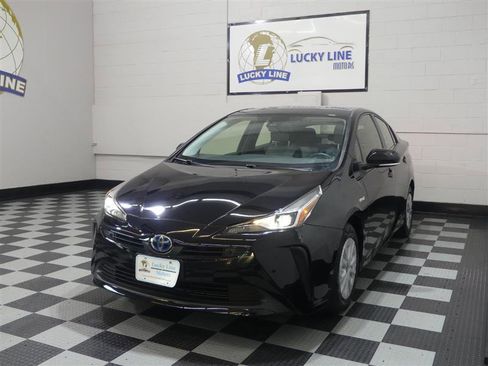Used 2022 Toyota Prius LE image 4