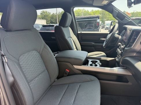 New 2026 RAM 1500 Express AWD/4WD image 14