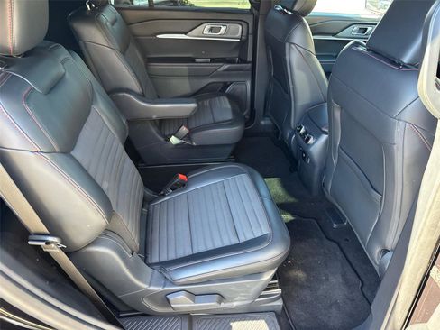 Used 2025 Ford Explorer ST-Line w/ Premium Package image 20