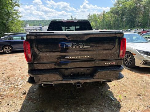 Used 2022 GMC Sierra 1500 AT4 w/ AT4 Premium Package AWD/4WD image 3
