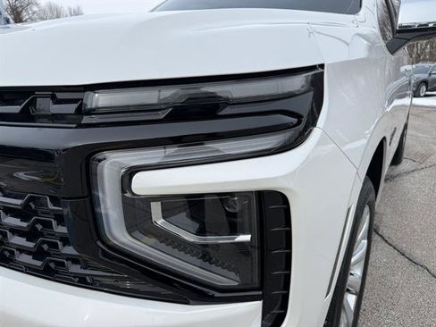 Used 2025 Chevrolet Suburban Premier image 33