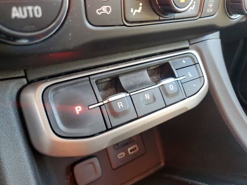 Used 2021 GMC Acadia Denali w/ Denali Technology Package image 24