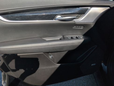 Certified 2025 Cadillac XT5 Premium Luxury image 11