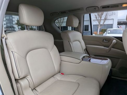 Used 2018 INFINITI QX80 4WD w/ Driver Assistance Package image 18