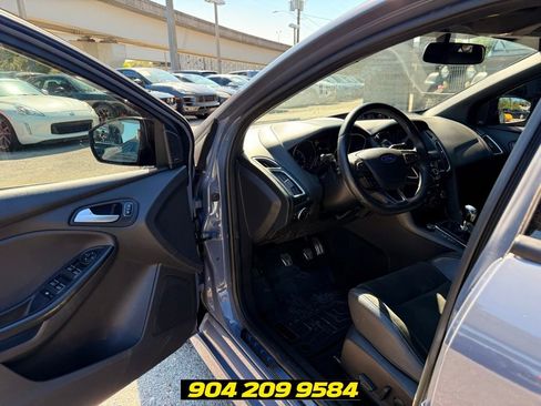 Used 2017 Ford Focus RS AWD/4WD image 25