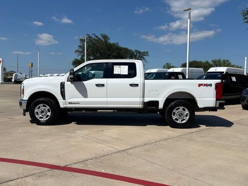 Used 2025 Ford F250 XLT w/ FX4 Off-Road Package AWD/4WD image 2