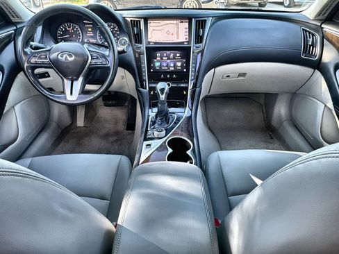 Used 2018 INFINITI Q50 Luxe w/ Essential Package (3.0T Luxe) image 10