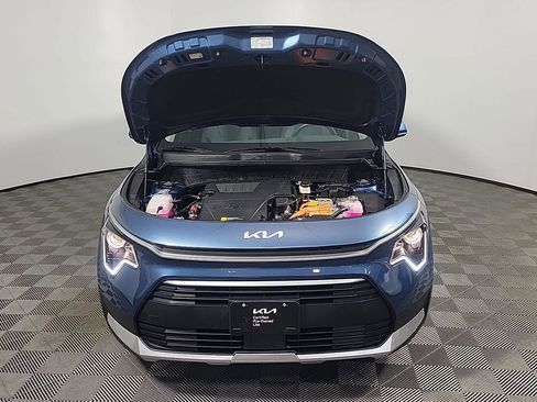 Used 2025 Kia Niro EX image 14