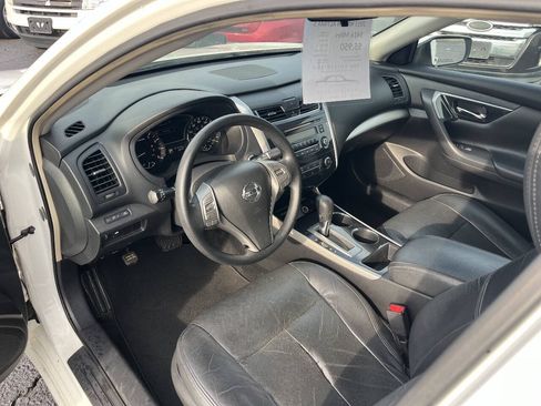 Used 2013 Nissan Altima 2.5 S FWD image 12