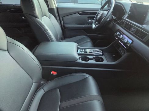 Used 2024 Honda Pilot EX-L image 4