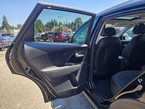 Used 2020 Kia Niro EX Premium w/ Cold Weather Package FWD image 15