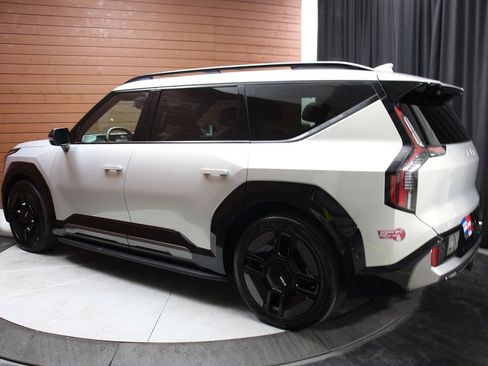 Used 2024 Kia EV9 GT-Line image 9