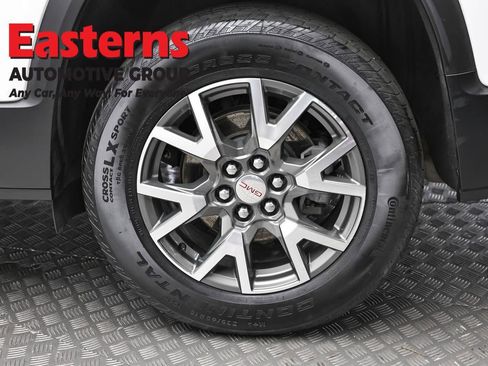 Used 2022 GMC Acadia SLE image 8