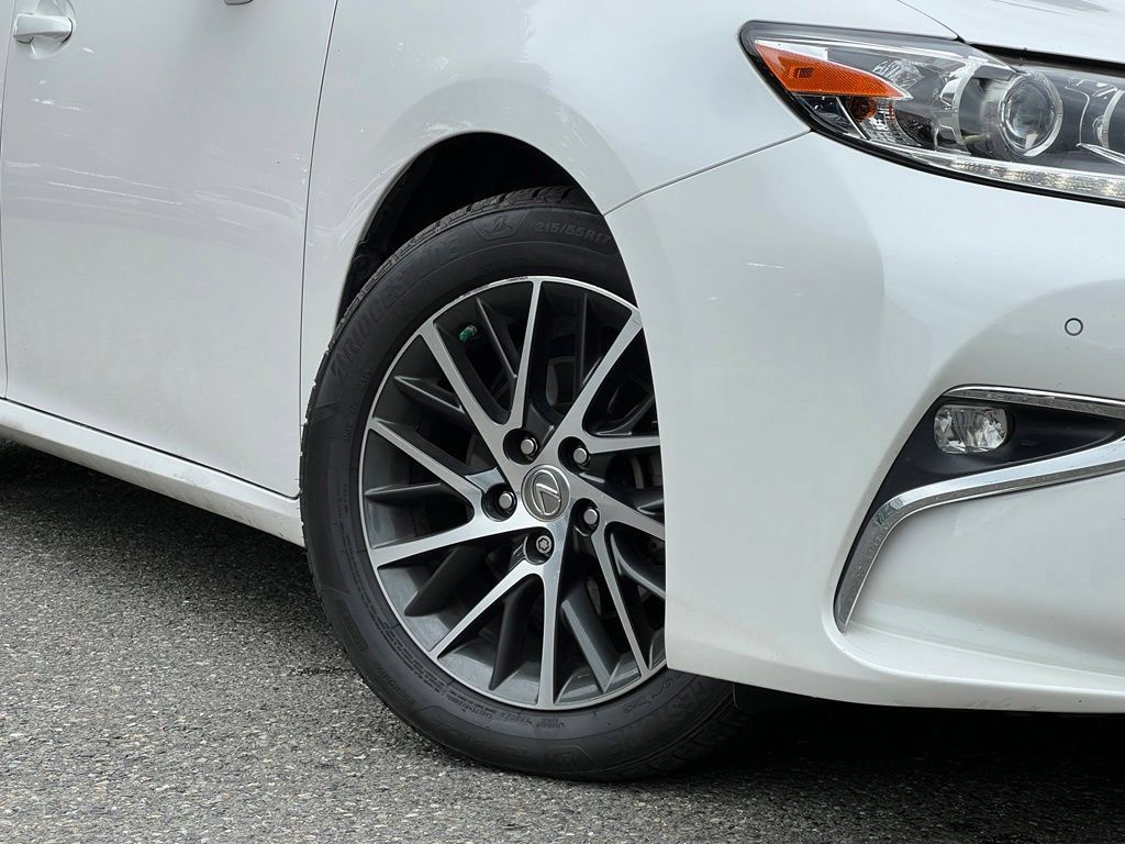 Used 2017 Lexus ES 350 FWD image 2