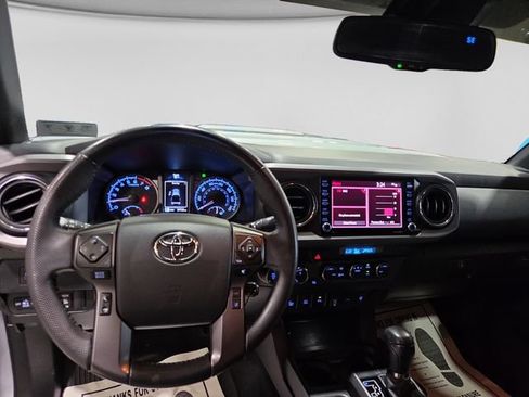 Used 2023 Toyota Tacoma TRD Sport w/ Technology Package AWD/4WD image 10