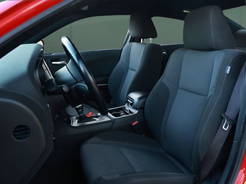 Used 2022 Dodge Charger SXT RWD image 2